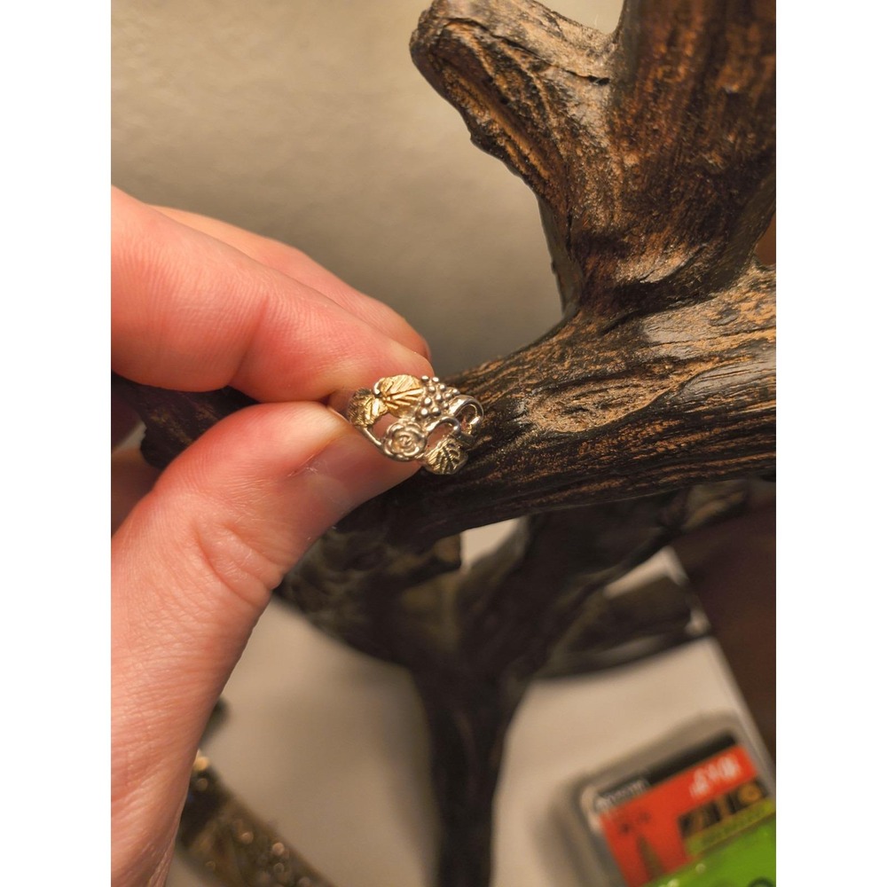 Grape Vine Ring Black Hills Gold Tri-Color Sterling Silver & 12K Gold Sz 6 - Picture 5 of 7